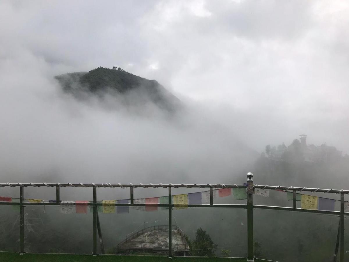Icebergs Mussoorie - A Boutique Stay And 24 Hrs Roof Top Cafe Eksteriør bilde