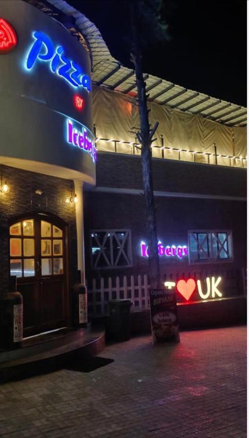 Icebergs Mussoorie - A Boutique Stay And 24 Hrs Roof Top Cafe Eksteriør bilde