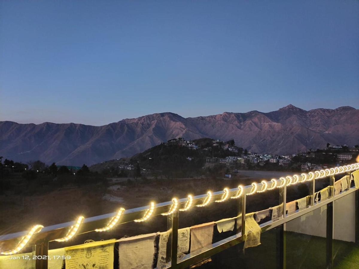Icebergs Mussoorie - A Boutique Stay And 24 Hrs Roof Top Cafe Eksteriør bilde