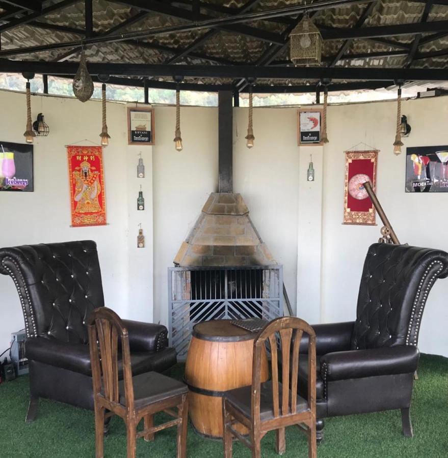Icebergs Mussoorie - A Boutique Stay And 24 Hrs Roof Top Cafe Eksteriør bilde