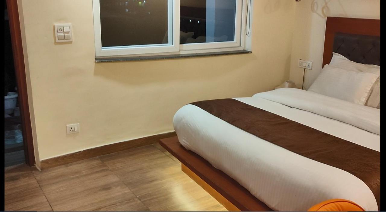 Icebergs Mussoorie - A Boutique Stay And 24 Hrs Roof Top Cafe Eksteriør bilde