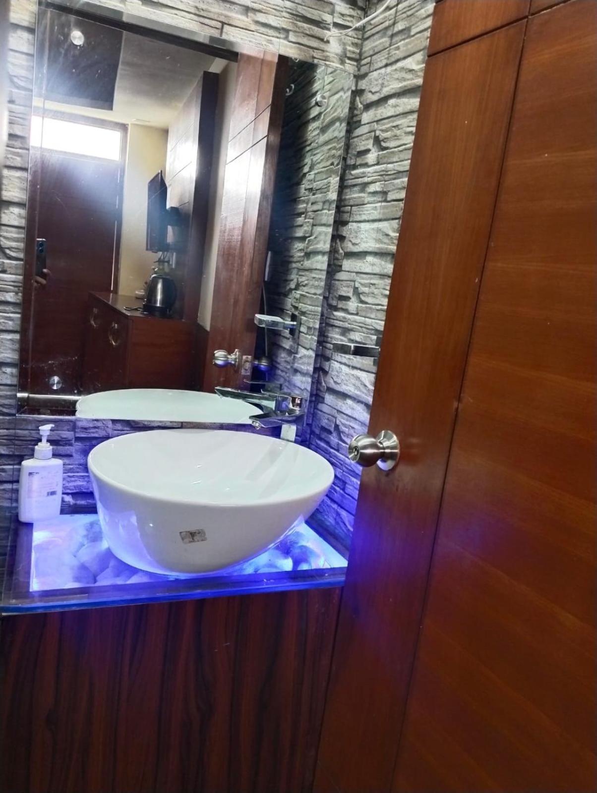 Icebergs Mussoorie - A Boutique Stay And 24 Hrs Roof Top Cafe Eksteriør bilde