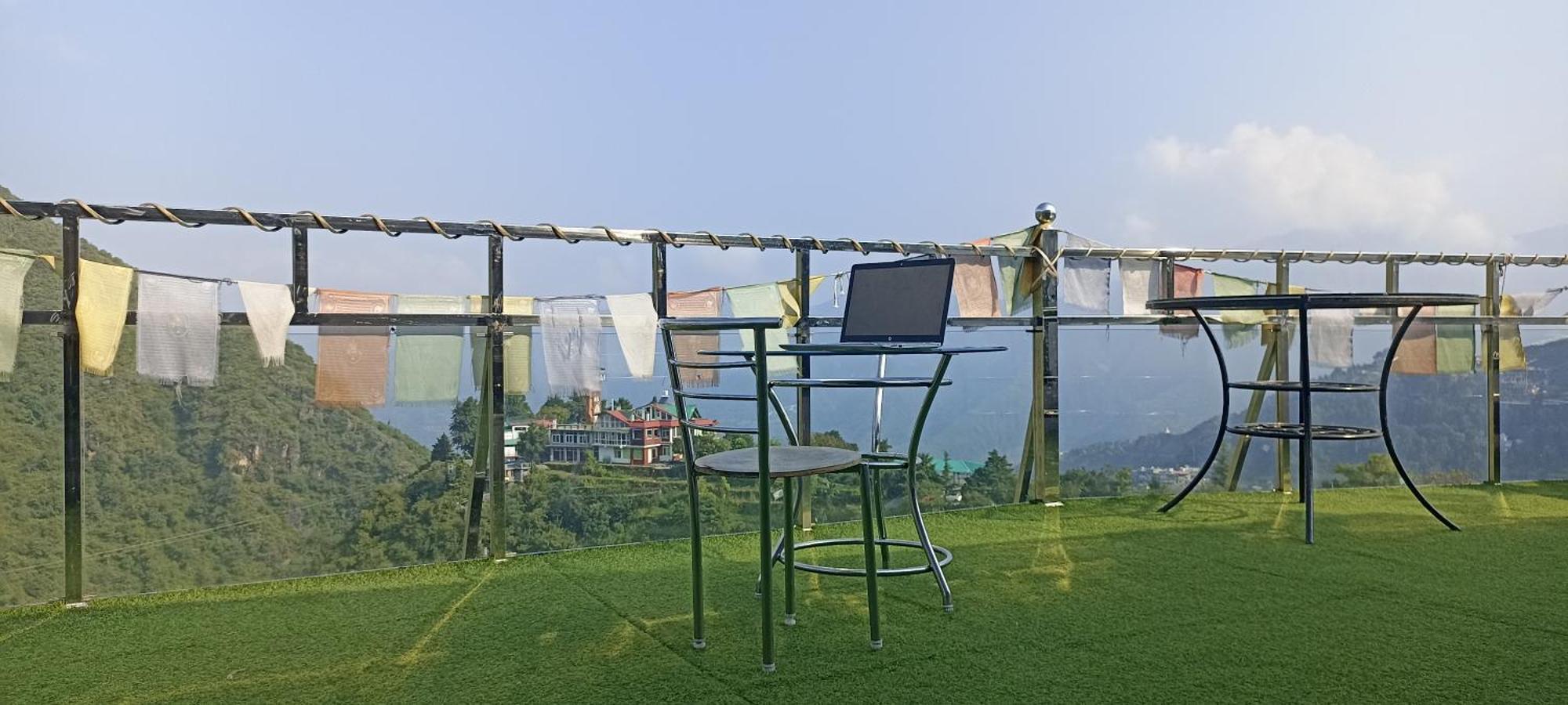 Icebergs Mussoorie - A Boutique Stay And 24 Hrs Roof Top Cafe Eksteriør bilde