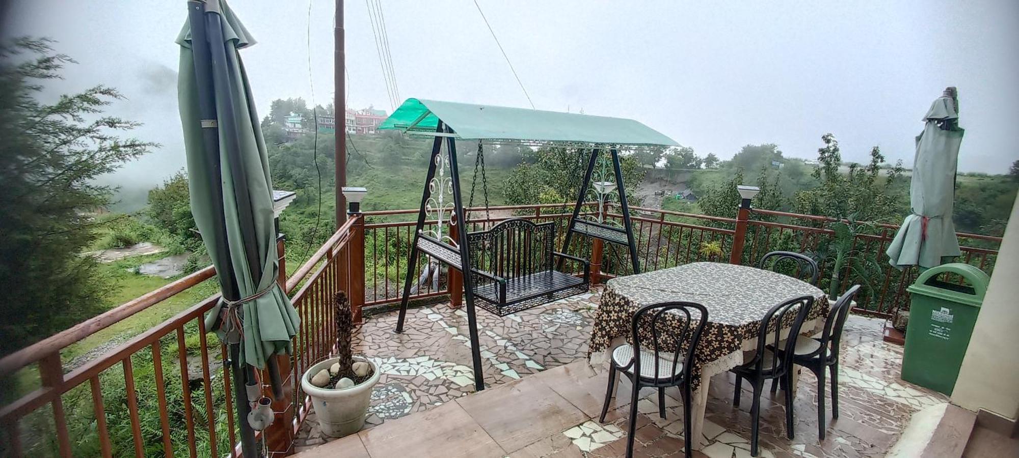 Icebergs Mussoorie - A Boutique Stay And 24 Hrs Roof Top Cafe Eksteriør bilde