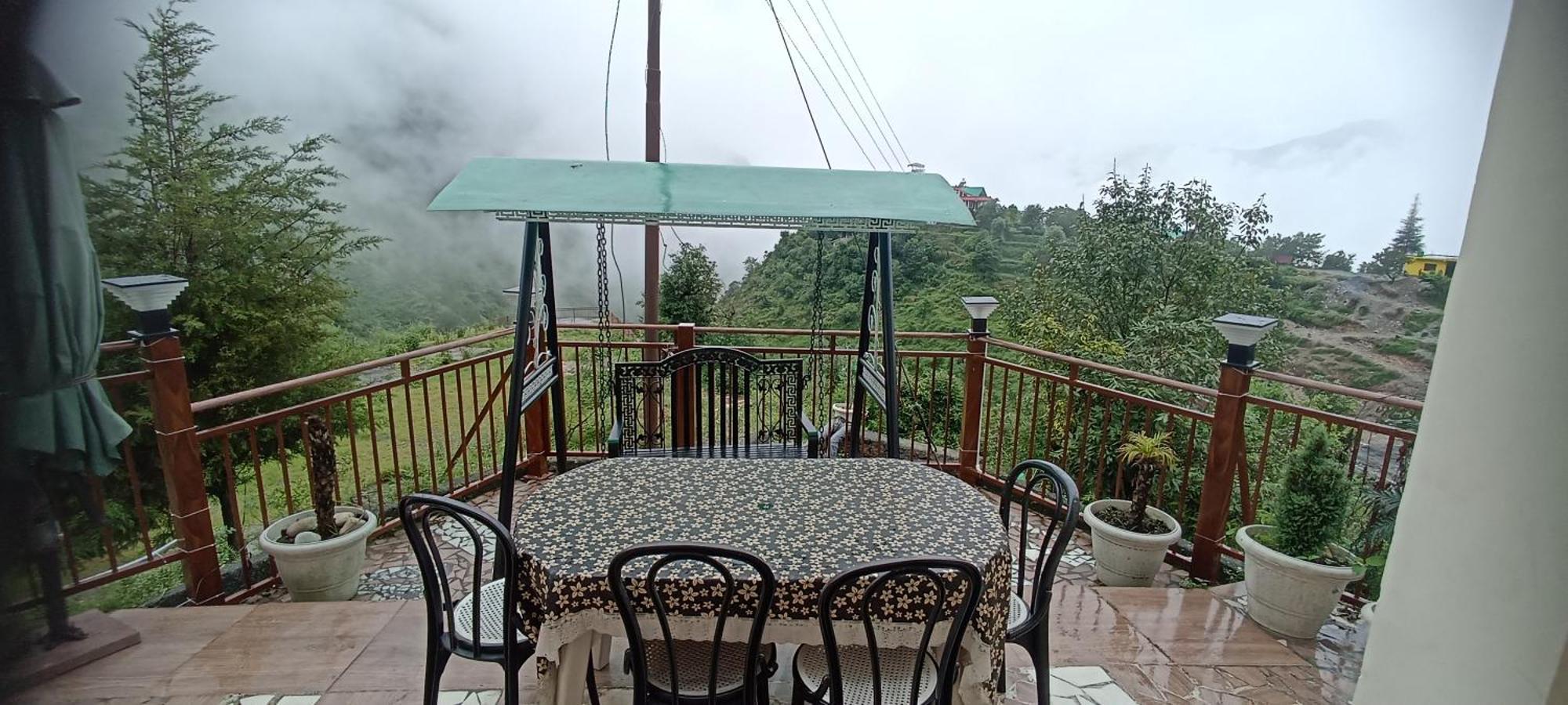 Icebergs Mussoorie - A Boutique Stay And 24 Hrs Roof Top Cafe Eksteriør bilde