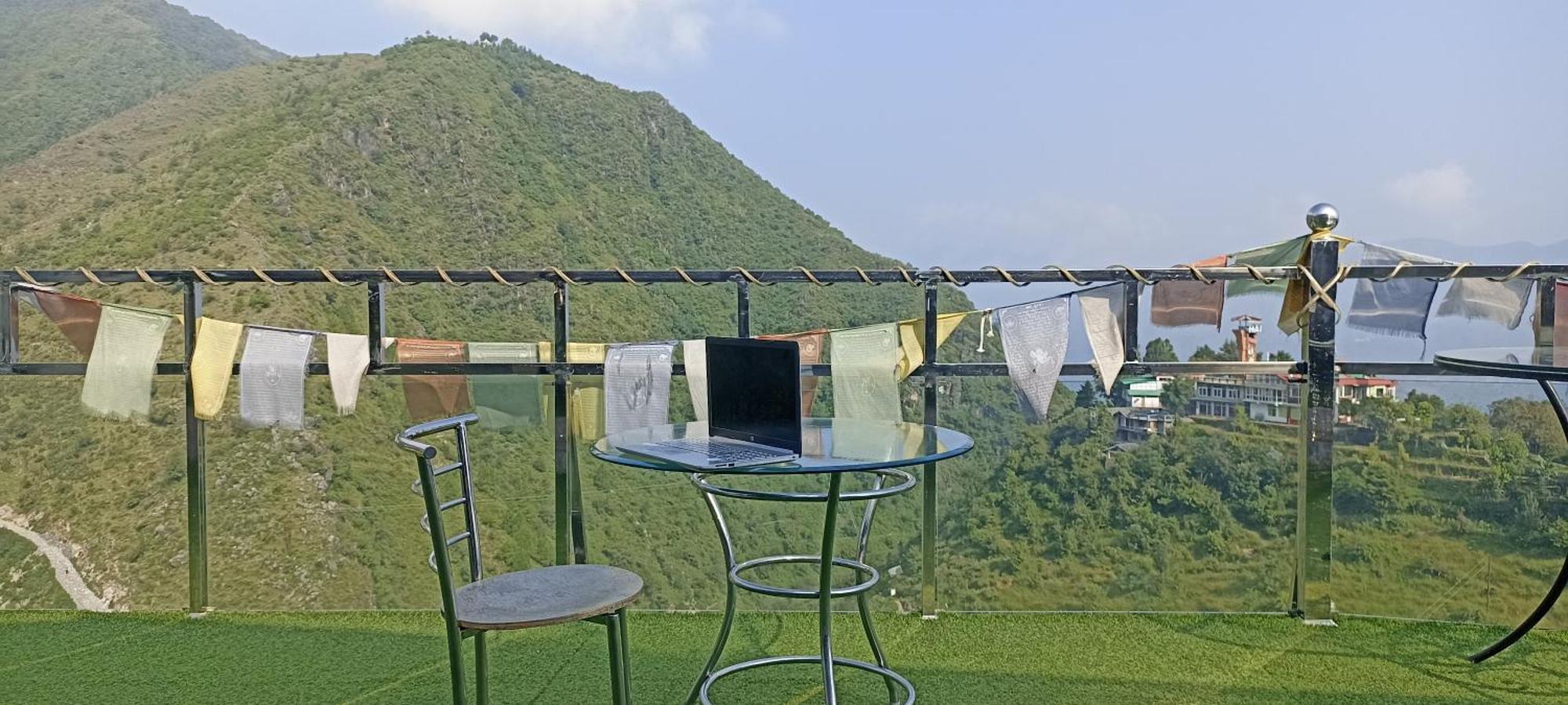 Icebergs Mussoorie - A Boutique Stay And 24 Hrs Roof Top Cafe Eksteriør bilde
