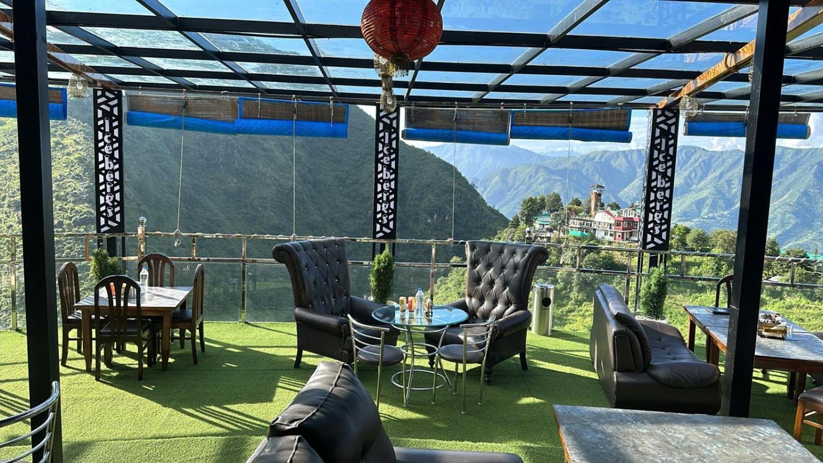 Icebergs Mussoorie - A Boutique Stay And 24 Hrs Roof Top Cafe Eksteriør bilde